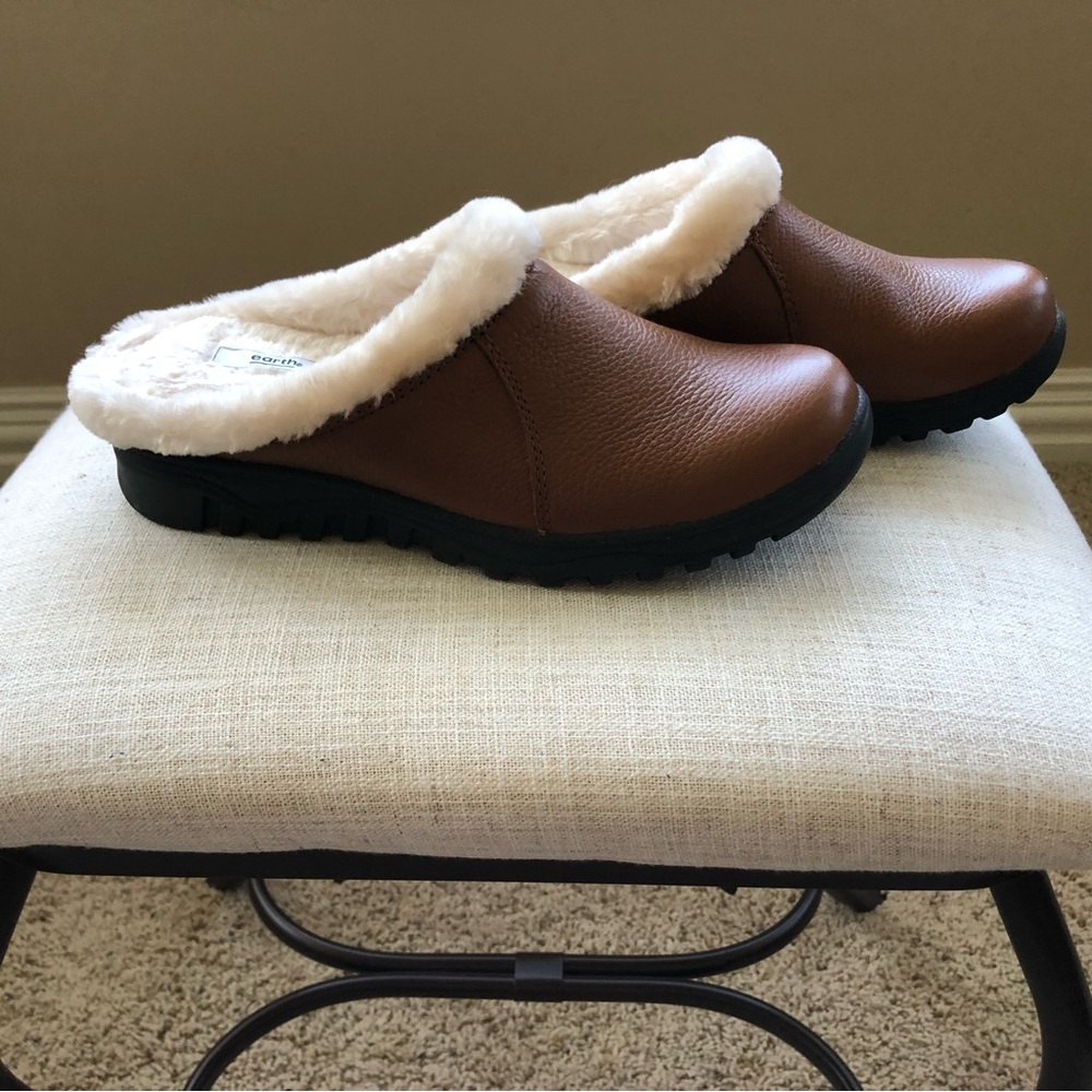 🌎 EUC Fuzzy, Comfy Clogs from Earth 🌎